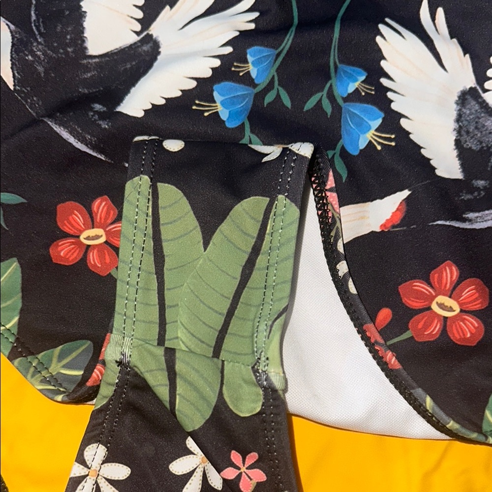 Tropical Print parrot Swimsuit with flirty ruffle Yellow straps xl - Picture 5 of 13